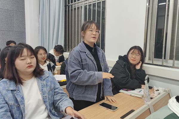 同学们提出工作中所遇到的问题.jpg